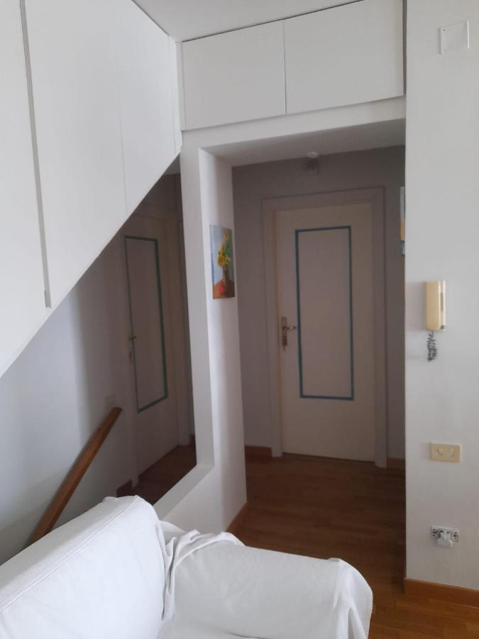 Отель La Casa Di Laura Поццуоли Экстерьер фото
